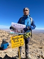 صعود یکی از کارکنان بیمارستان شهدای سروستان به قله ساردویه شهرستان داراب
